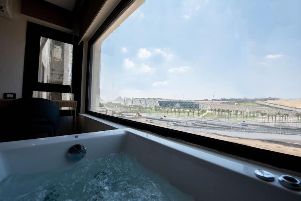 Jacuzzi Paradise Pyramids Panoramic View 502 *